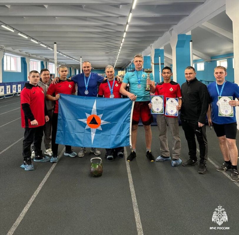 Бронзовый рывок: приморские спасатели покорили гиревой пьедестал