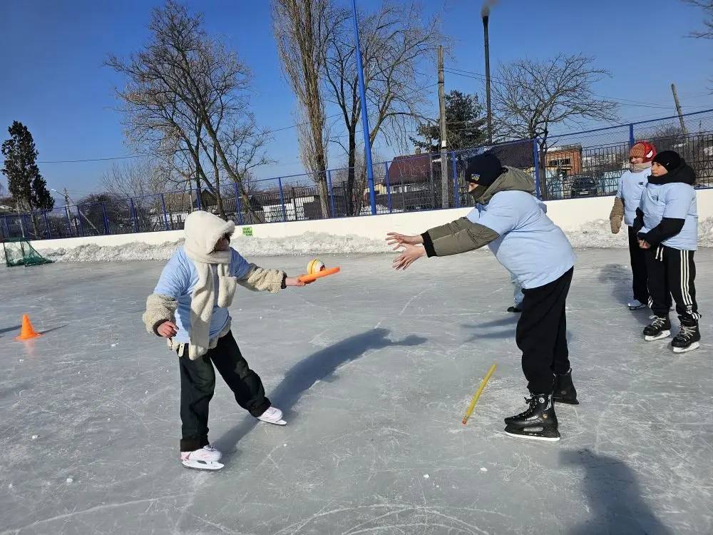 «Спортивная среда» на льду: заряд бодрости для школьников Партизанского округа «Спортивная среда» на льду: заряд бодрости для школьников Партизанского округа