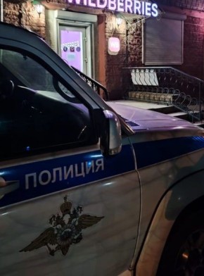 В Уссурийске сотрудники уголовного розыска задержали подозреваемую в краже кольца из пункта выдачи известного маркетплейса