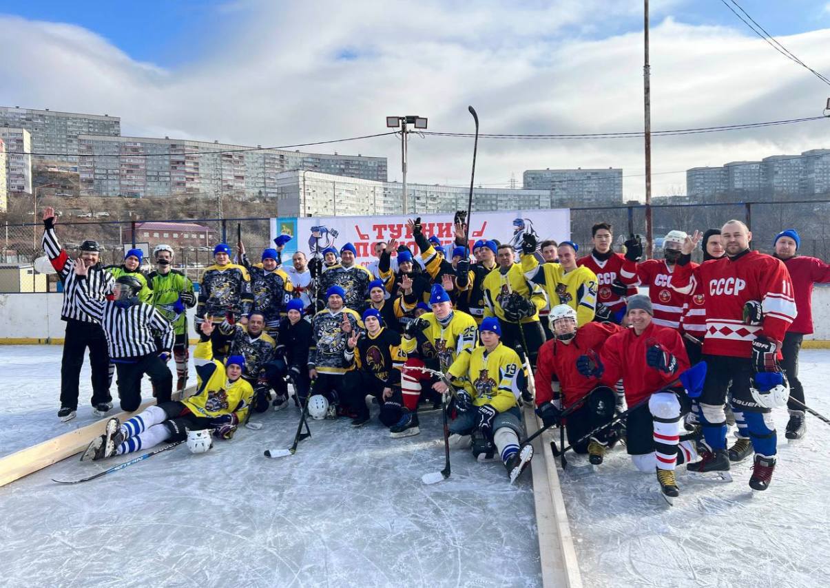 Масстарт на лыжах с участием школьников образовательных учреждений округа состоялся на стадионе "Шахтер" Масстарт на лыжах с участием школьников образовательных учреждений округа состоялся на стадионе "Шахтер"