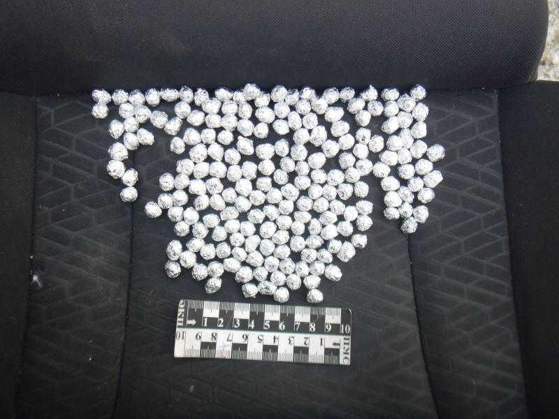 В Приморском крае сотрудники полиции задержали мигрантов с партией героина