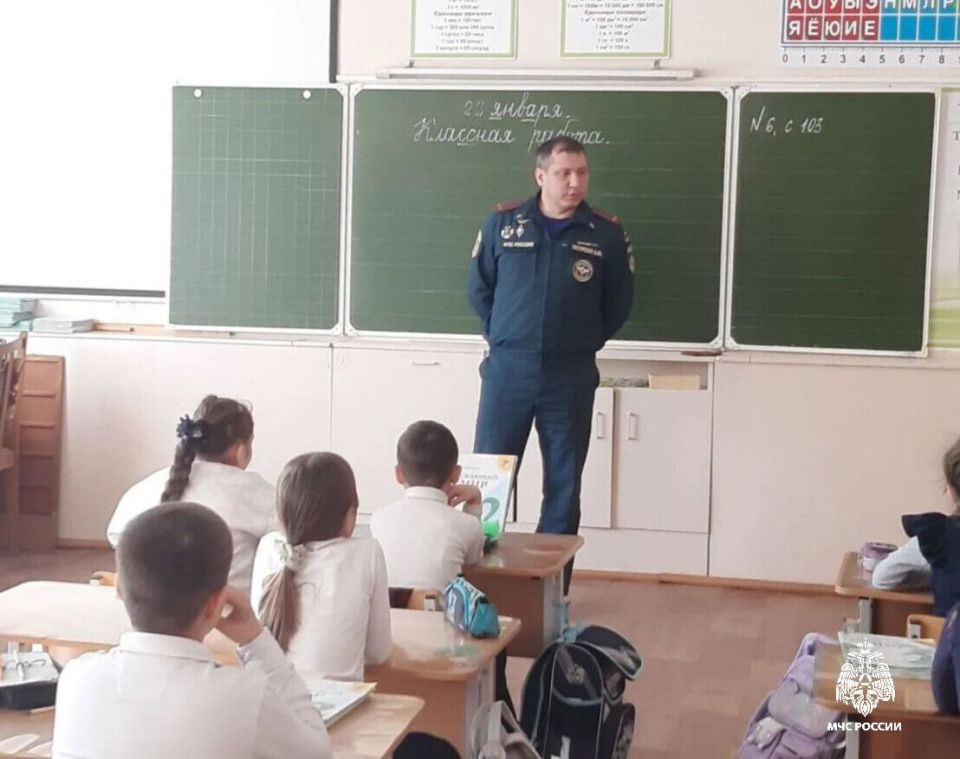 МЧС России — школьникам: уроки безопасности в СпасскеДальнем