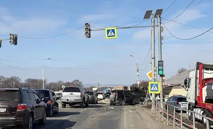 Госавтоинспекция Надеждинского района проводит проверку по факту ДТП с участием грузового автомобиля на автодороге «Уссури» Госавтоинспекция Надеждинского района проводит проверку по факту ДТП с участием грузового автомобиля на автодороге «Уссури»