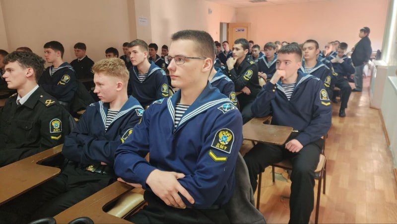 Сотрудниками Находкинского ЛО МВД России на транспорте проведена профилактическая беседа со школьниками