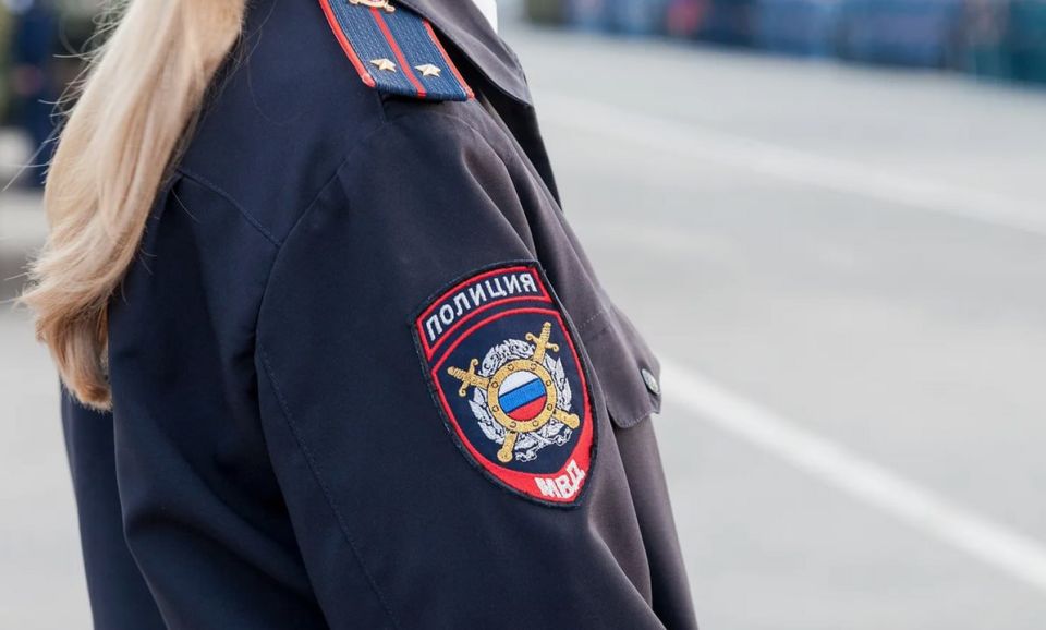 Полицейские проверяют информацию из социальных сетей