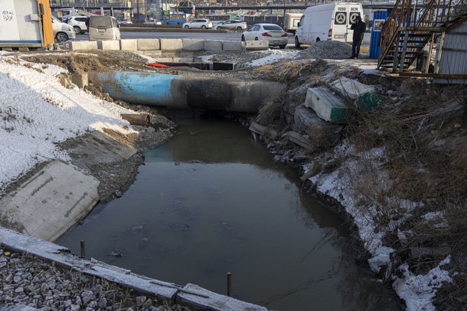 Речку Объяснения планируют расчистить и поднять над ней трубы теплотрассы Речку Объяснения планируют расчистить и поднять над ней трубы теплотрассы