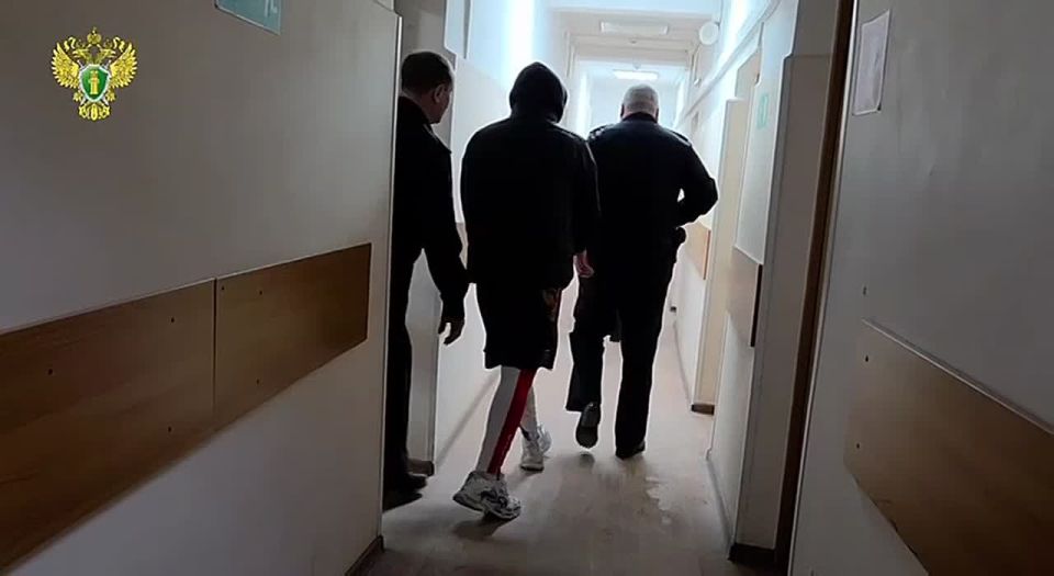 С учетом позиции прокурора заключен под стражу организатор преступной группы, обманувшей граждан на 132 млн рублей