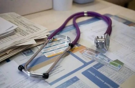 � ���������� 12-������ ������� ������� � ����� �� ��������� � �������� � ������