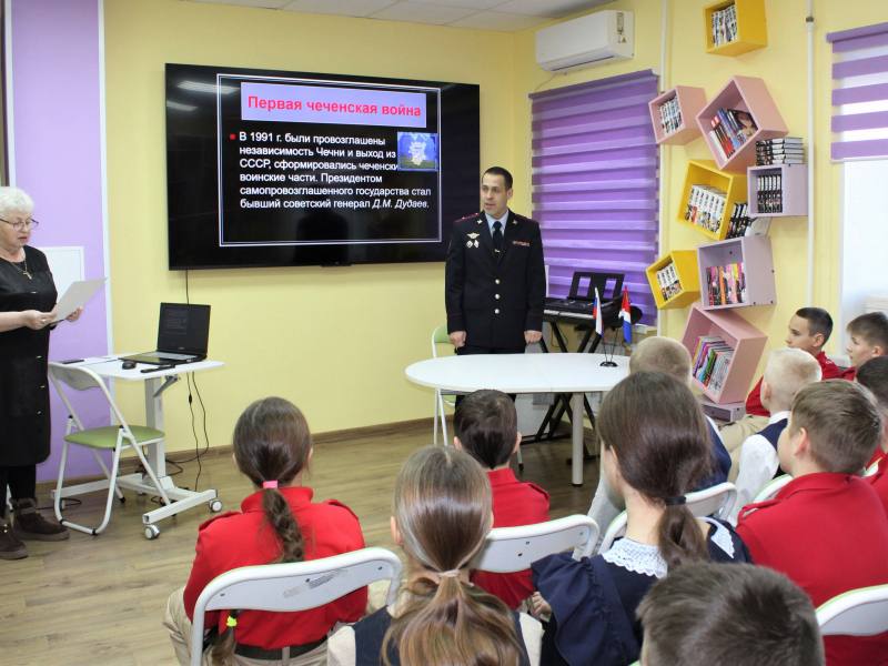 В Приморье полицейские и общественники провели День памяти о россиянах, исполнявших служебный долг за пределами Отечества В Приморье полицейские и общественники провели День памяти о россиянах, исполнявших служебный долг за пределами Отечества