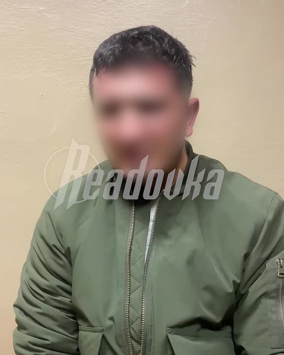 Гражданина Узбекистана выдворили из РФ за оскорбления девочек-подростков в школьном чате и угрозы им личными разборками