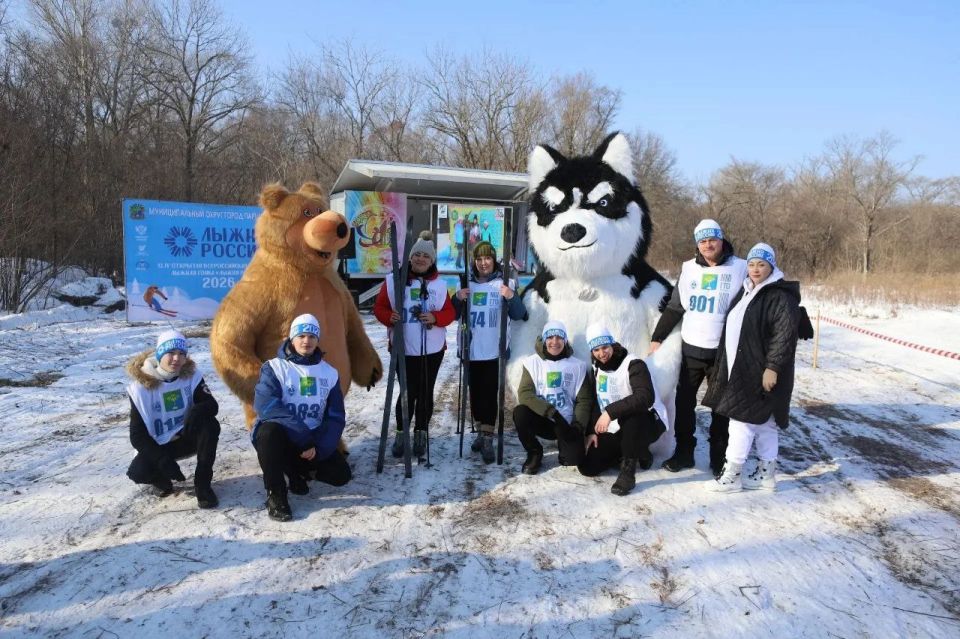 Сегодня Партизанск присоединился к Всероссийской массовой лыжной гонке "Лыжня России", собравшей более 200 любителей данного вида спорта