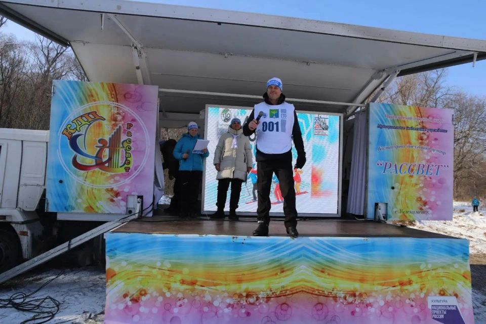 Началось мероприятие с торжественного открытия