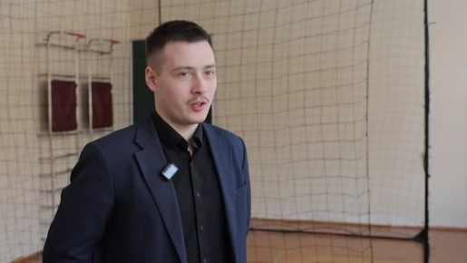 В одной из школ города Владивостока ученики осваивают новую дисциплину — управление беспилотными летательными аппаратами