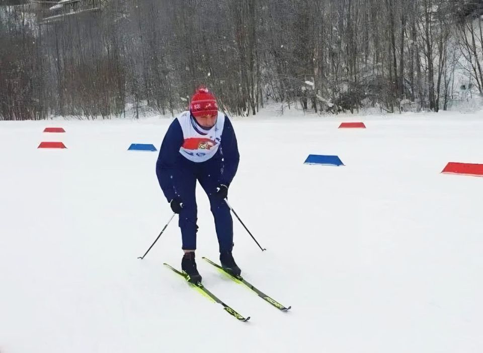 Участник СВО, дважды кавалер ордена Мужества Евгений Кучеров из Уссурийска достойно выступил на чемпионате Вооружённых Сил РФ по лыжным гонкам в посёлке Токсово Ленинградской области