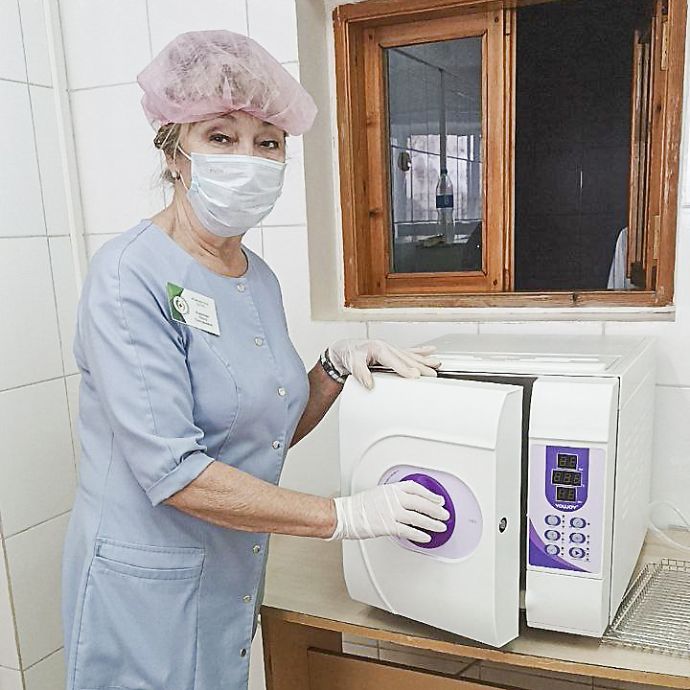 Фонд «Находка» передал детской поликлинике современный стерилизатор