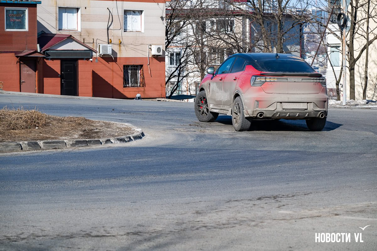 Вновь провалившийся асфальт в районе кольца на Запорожской, где проходят сеть и тепловая камера ДГК, планируют отремонтировать этим летом Вновь провалившийся асфальт в районе кольца на Запорожской, где проходят сеть и тепловая камера ДГК, планируют отремонтировать этим летом