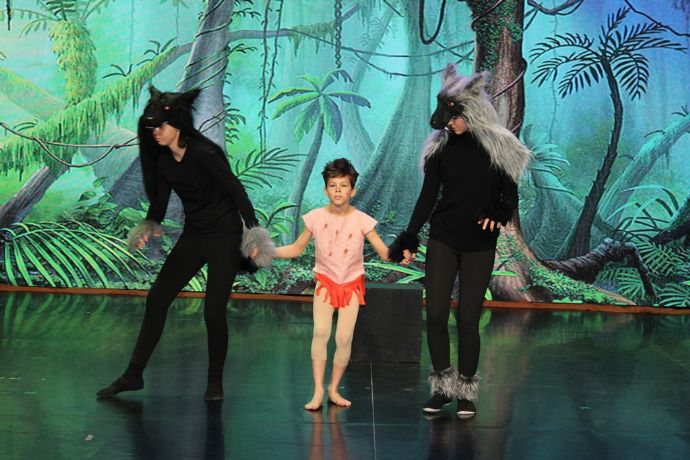 Театр юного актёра «Маскарад» из Врангеля отметил 10-летие премьерой «Маугли» Театр юного актёра «Маскарад» из Врангеля отметил 10-летие премьерой «Маугли»