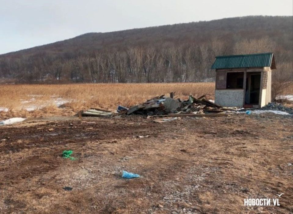 На острове Попова кто-то разрушил три летних домика, которые планировали использовать для проекта «Инвалето» – базы отдыха и реабилитации для детей и взрослых с ограниченными возможностями здоровья