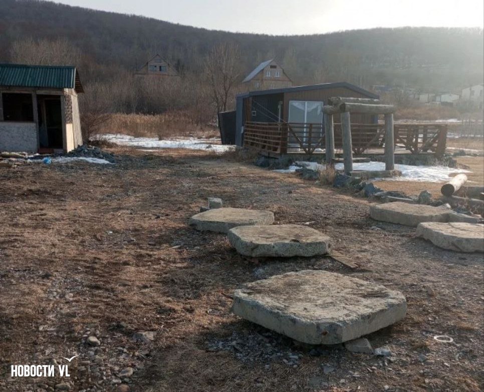 На острове Попова кто-то разрушил три летних домика, которые планировали использовать для проекта «Инвалето» – базы отдыха и реабилитации для детей и взрослых с ограниченными возможностями здоровья На острове Попова кто-то разрушил три летних домика, которые планировали использовать для проекта «Инвалето» – базы отдыха и реабилитации для детей и взрослых с ограниченными возможностями здоровья