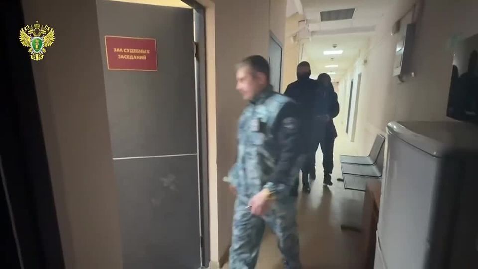 Замначальника департамента по недропользованию по ДФО заключили под стражу в Приморье по делу о взятках