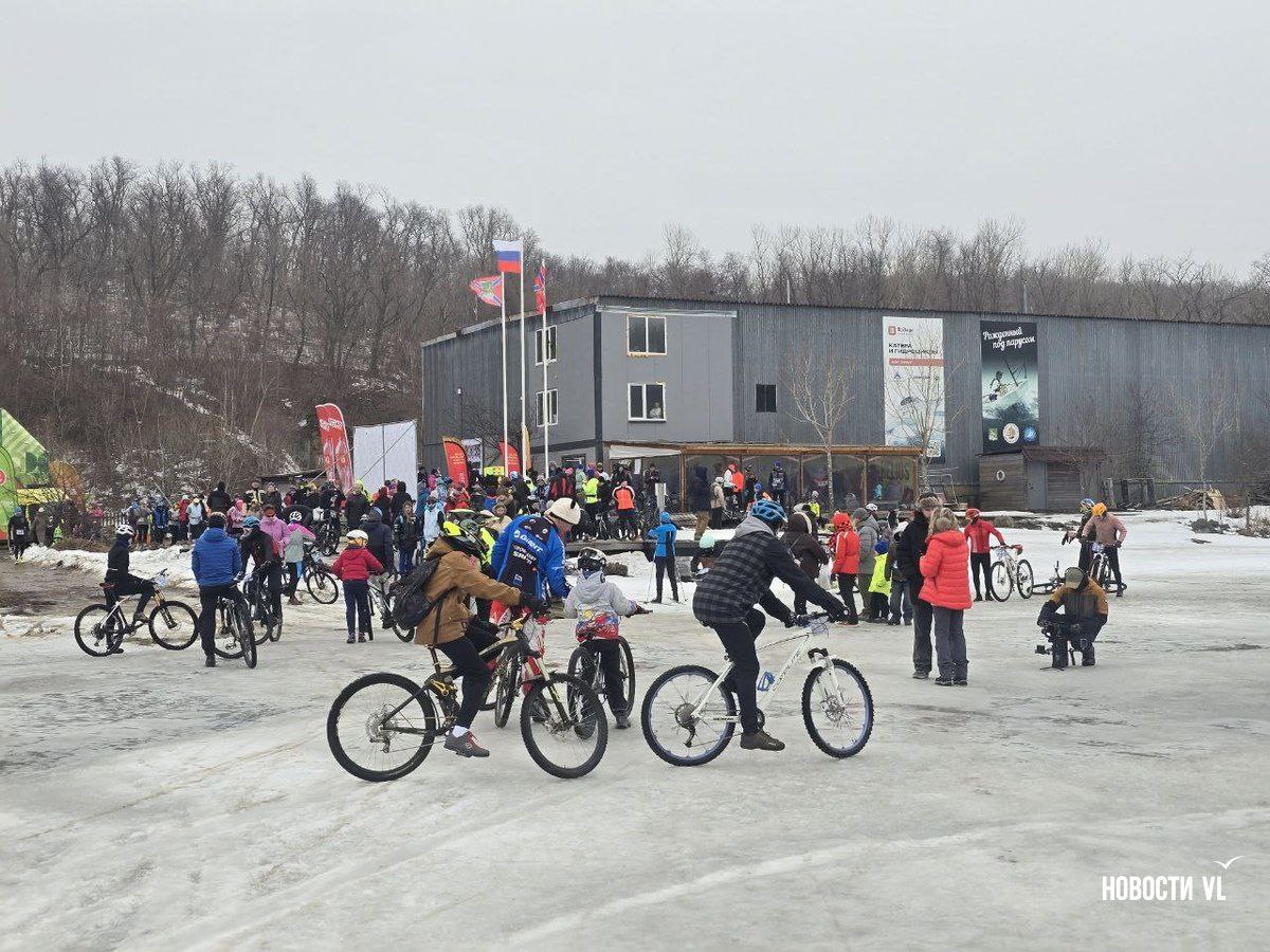 На Русском острове десятки спортсменов и любителей готовятся к выходу на лёд На Русском острове десятки спортсменов и любителей готовятся к выходу на лёд