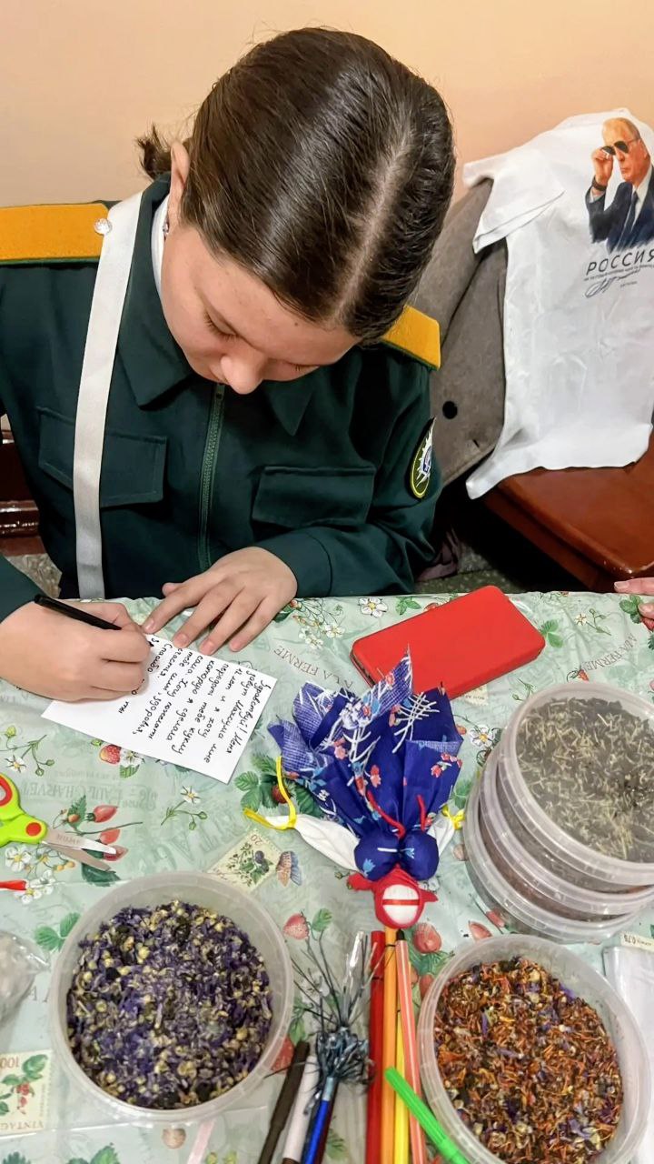 КАЗАЧЬЯ СМЕНА В ДОМЕ ОФИЦЕРОВ: «НАША АРМИЯ — САМАЯ СИЛЬНАЯ!» КАЗАЧЬЯ СМЕНА В ДОМЕ ОФИЦЕРОВ: «НАША АРМИЯ — САМАЯ СИЛЬНАЯ!»