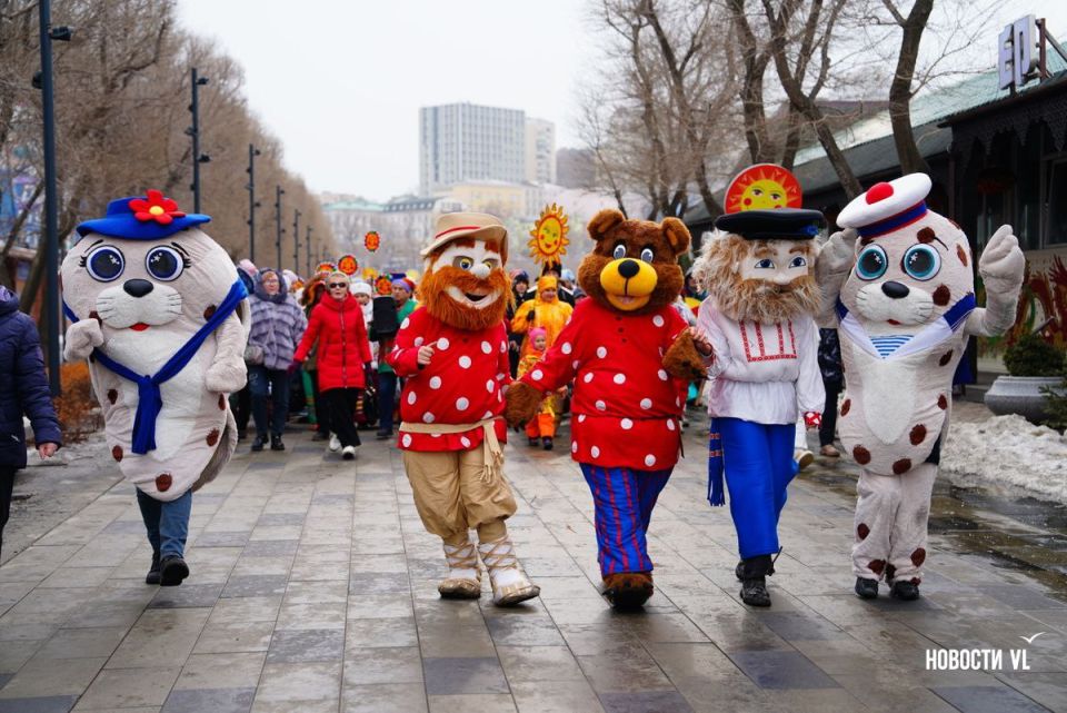 Блины и корюшка: во Владивостоке сегодня отмечают «Рыбацкую масленицу»