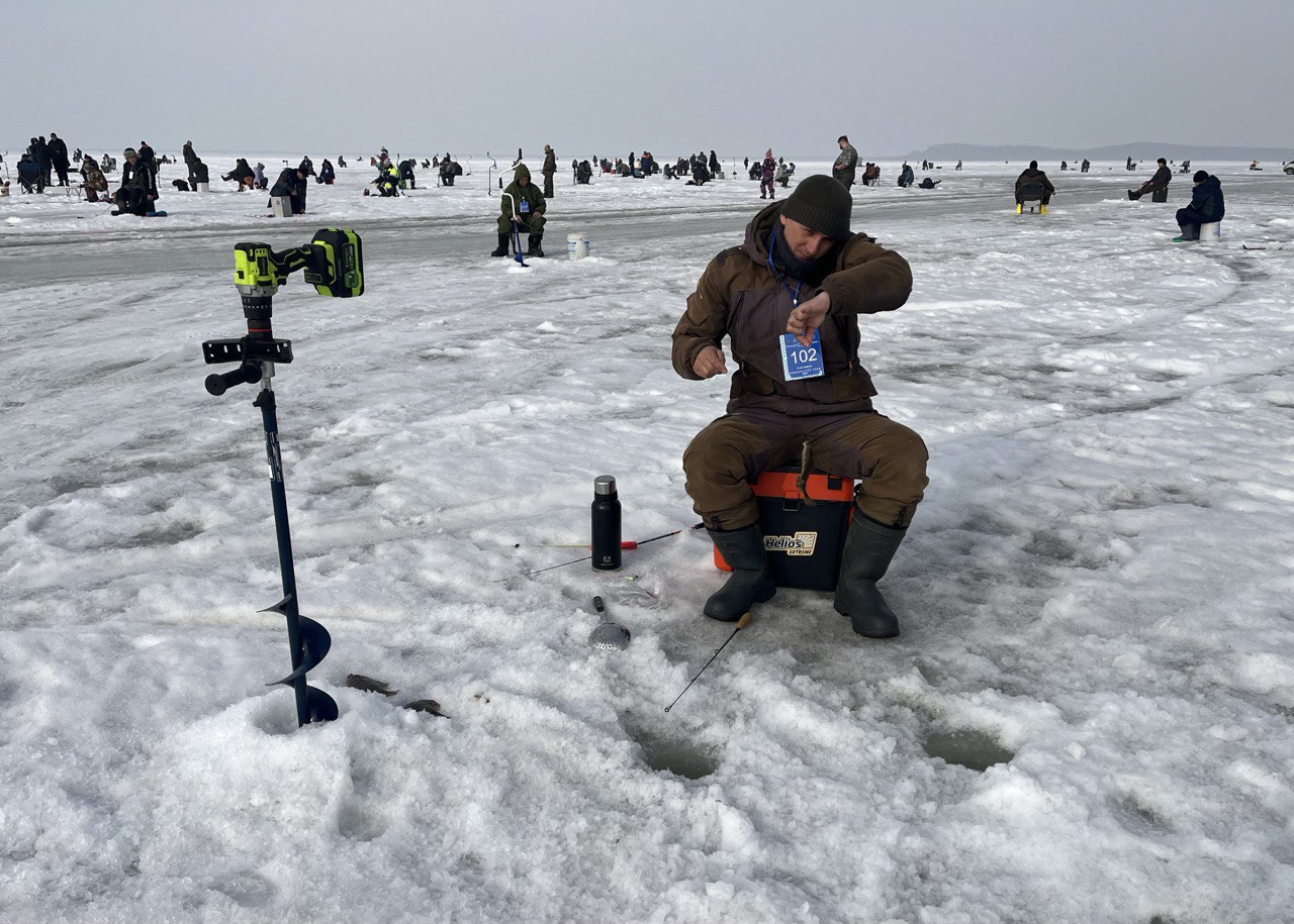 На фестивале подлёдного лова в Приморье дали старт новому сезону проекта «СВОи на рыбалке»