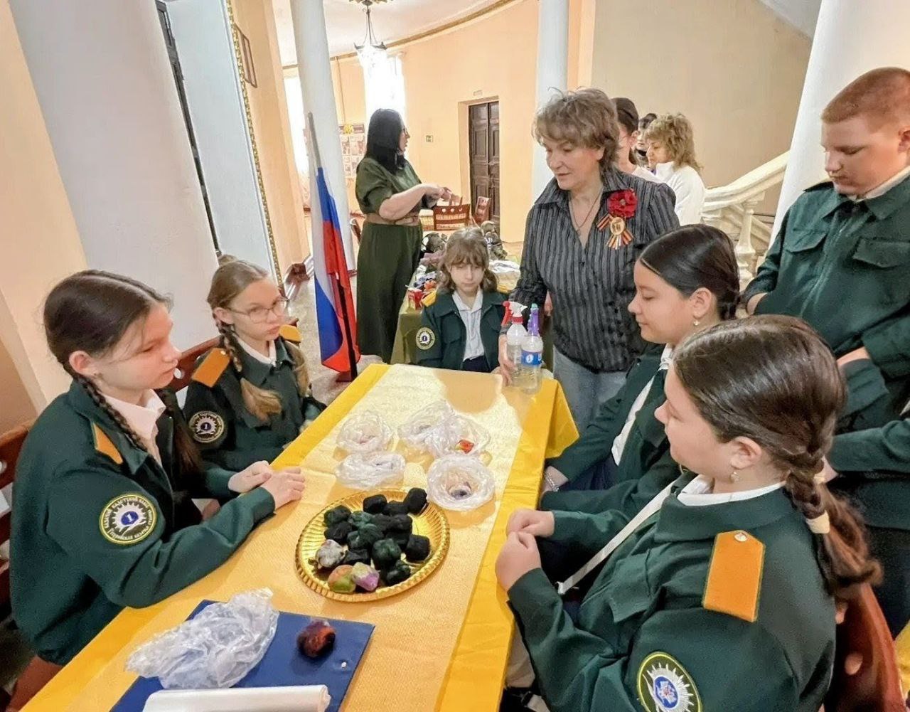 КАЗАЧЬЯ СМЕНА В ДОМЕ ОФИЦЕРОВ: «НАША АРМИЯ — САМАЯ СИЛЬНАЯ!» КАЗАЧЬЯ СМЕНА В ДОМЕ ОФИЦЕРОВ: «НАША АРМИЯ — САМАЯ СИЛЬНАЯ!»