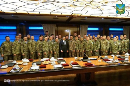 Юрий Трутнев встретился с отрядом добровольцев – госслужащих дальневосточных регионов, вернувшихся с СВО