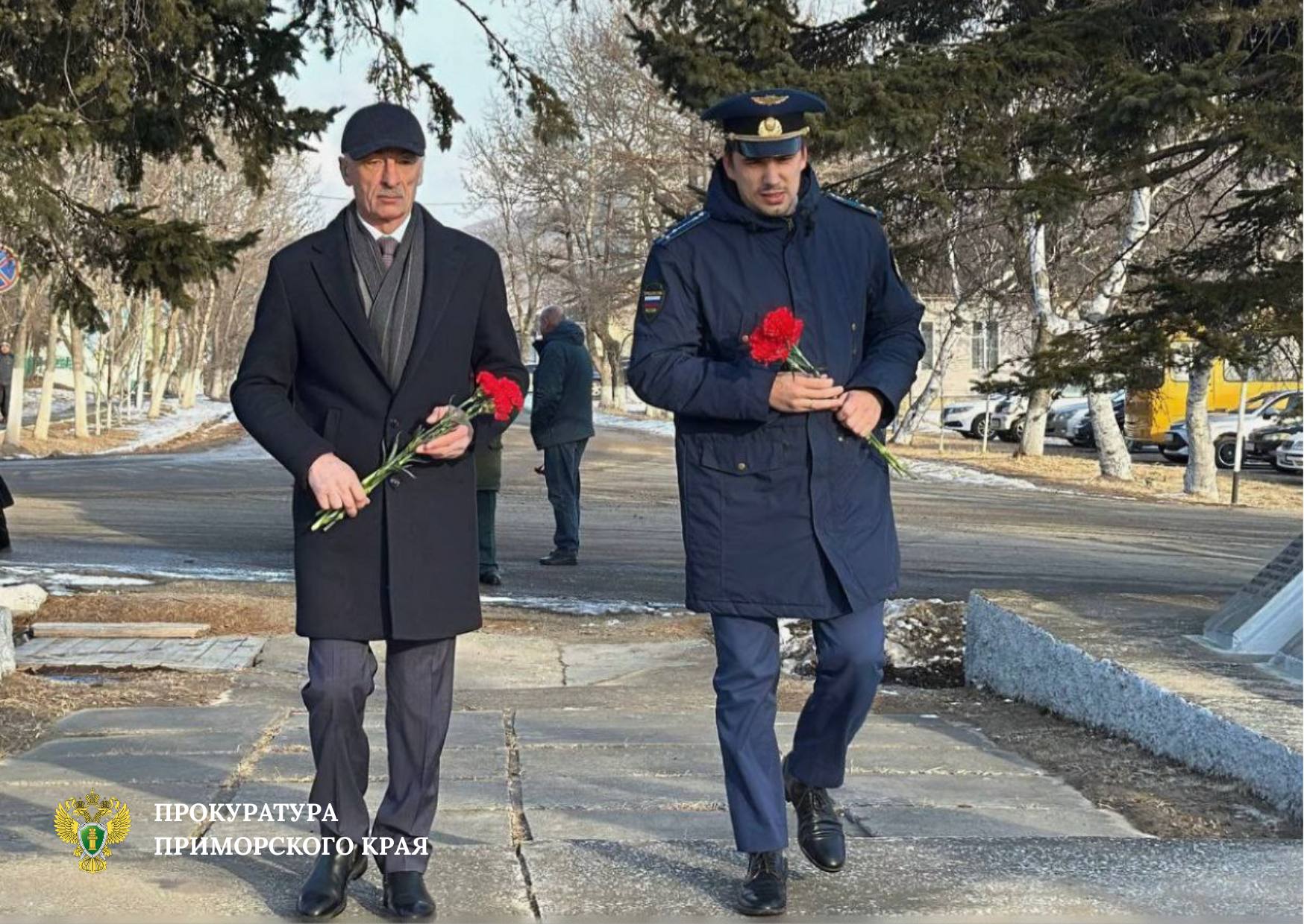 Органы прокуратуры края принимают участие в церемониях возложения цветов ко Дню защитника Отечества