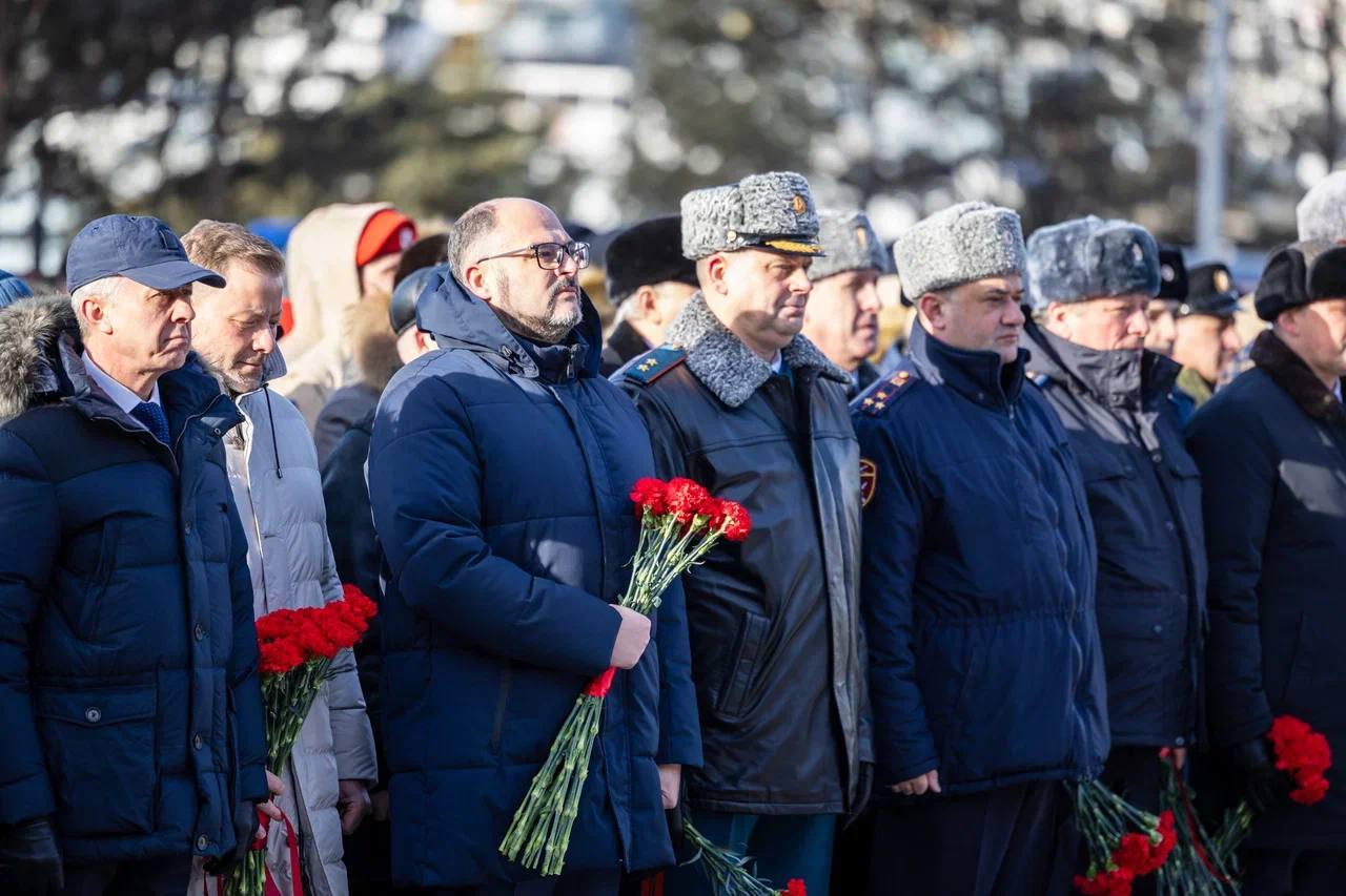 Константин Шестаков: День защитника Отечества во Владивостоке начался с памятных мероприятий