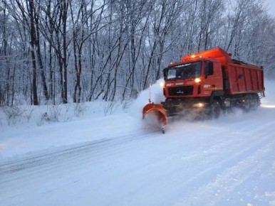 Работы по расчистке в Красноармейском округе на дороге Дальнереченск – Рощино – Восток