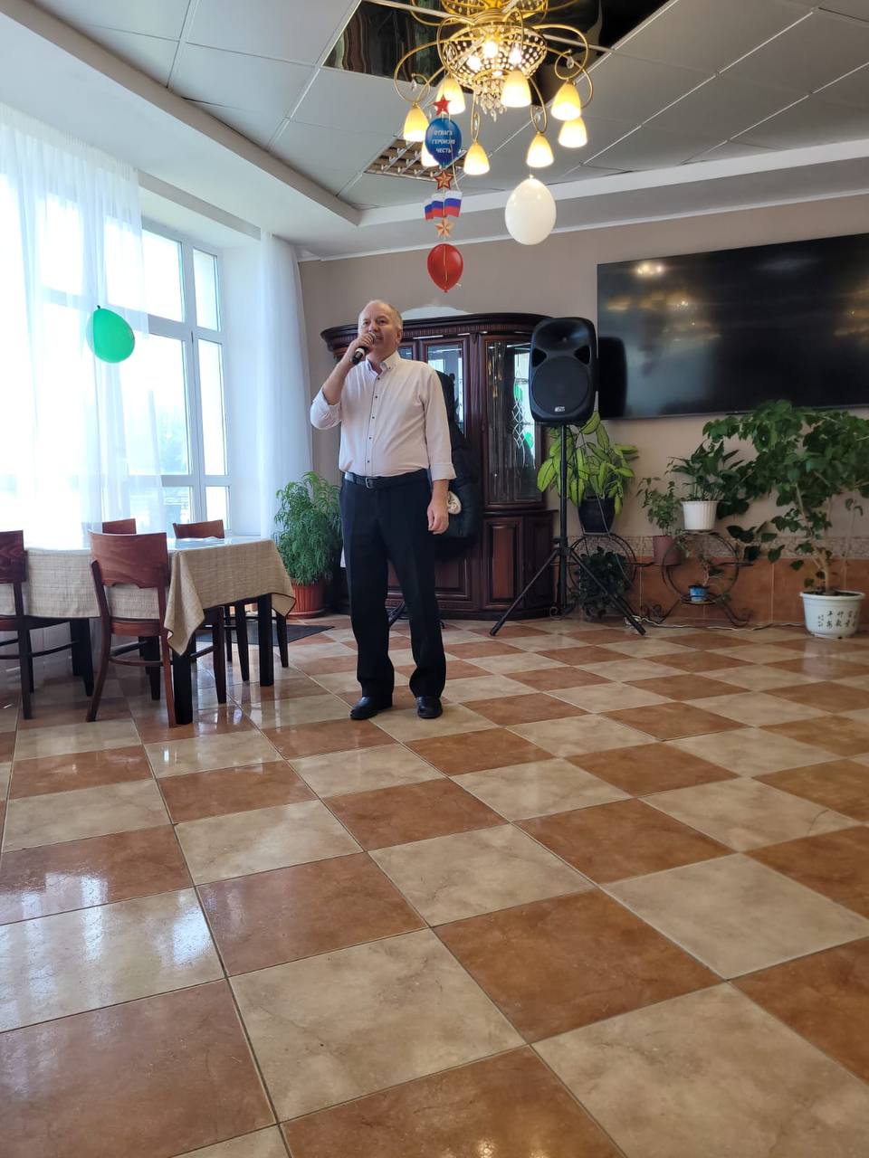 Во Владивостоке для военнослужащих провели праздничный концерт Во Владивостоке для военнослужащих провели праздничный концерт