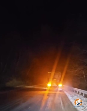 Снегоуборку и обработку проезжей части ведут специалисты с 18 по 50 километры дороги Шкотово – Партизанск