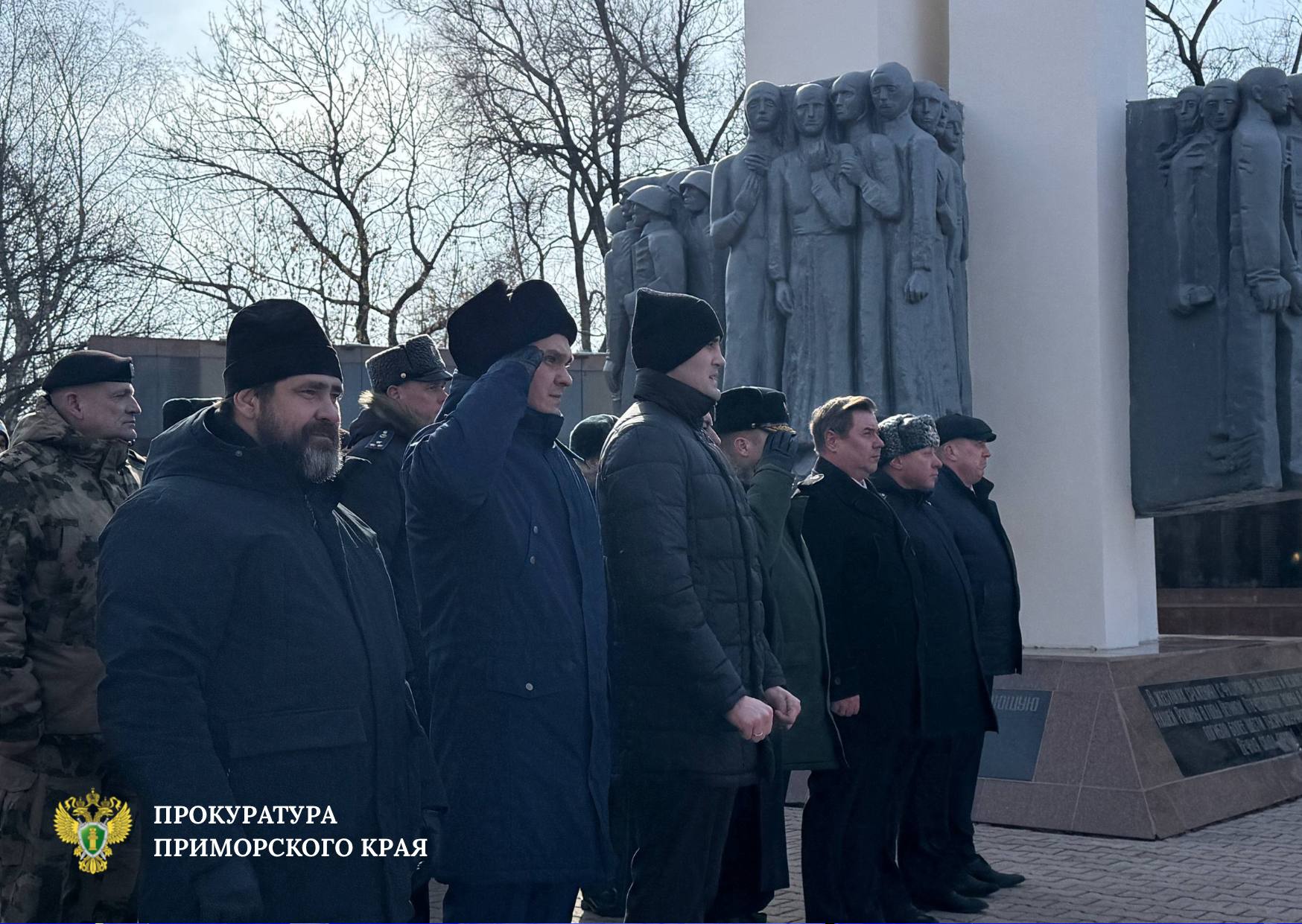 В Уссурийске прокуратура приняла участие в церемонии возложения цветов в честь Дня защитника Отечества В Уссурийске прокуратура приняла участие в церемонии возложения цветов в честь Дня защитника Отечества