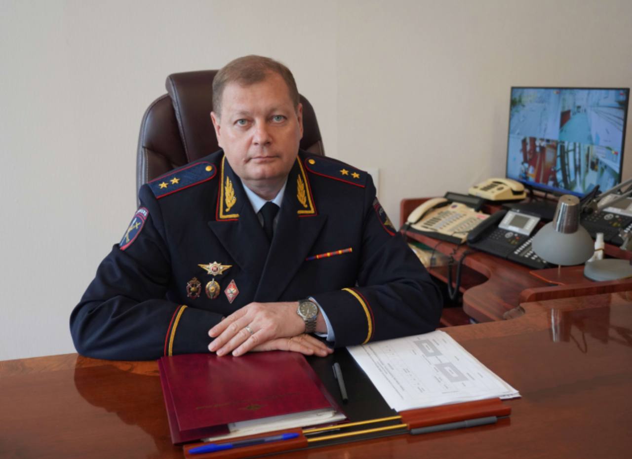 Глава Управления МВД России по Приморскому краю Александр Табакаев поздравляет приморцев с Днём защитника Отечества