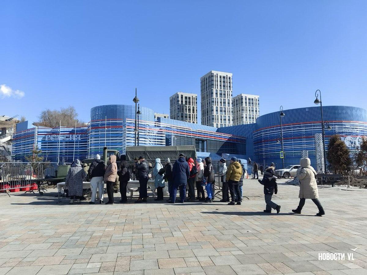 Сегодня с 12 до 16 часов День защитника Отечества будут отмечать на набережной Спортивной гавани возле национального центра «Россия» Сегодня с 12 до 16 часов День защитника Отечества будут отмечать на набережной Спортивной гавани возле национального центра «Россия»