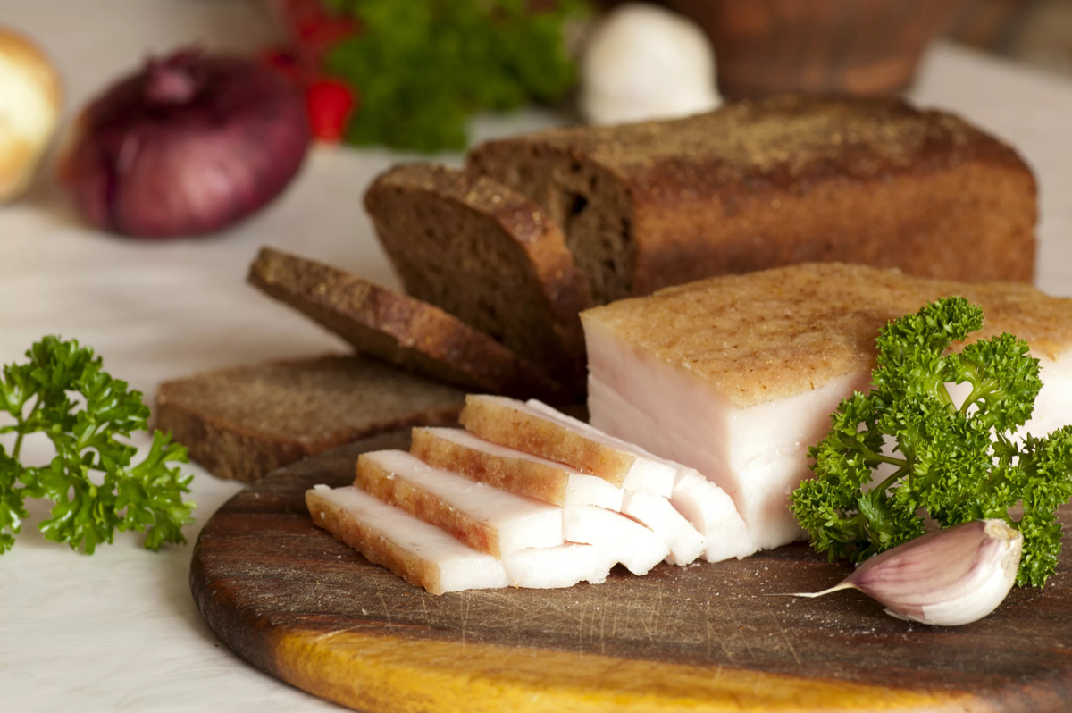Покорите вкусы: как правильно засолить сало