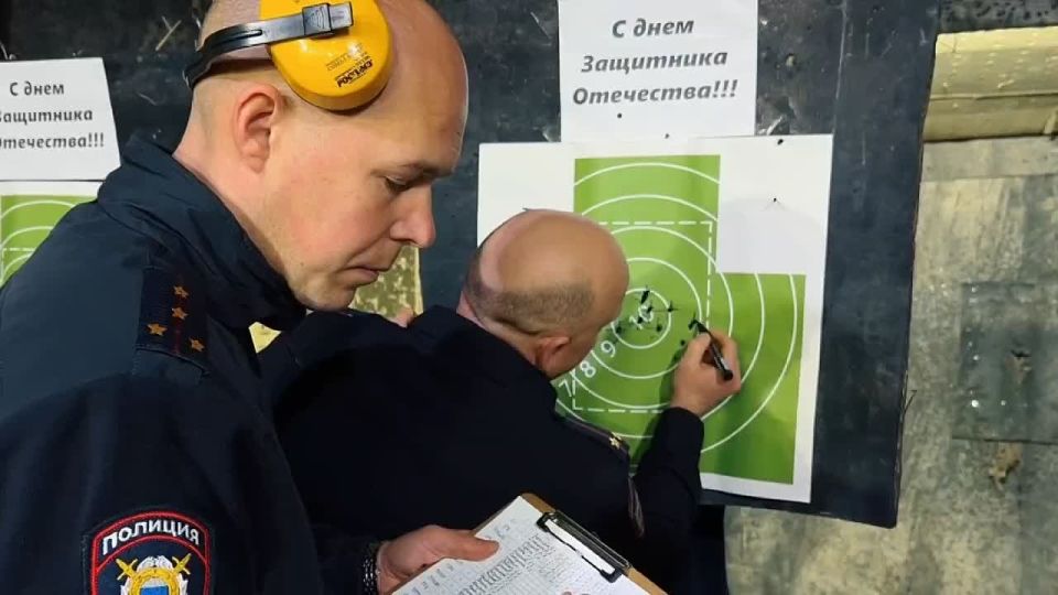 В УМВД России по Приморскому краю прошла военизированная эстафета, посвященная Дню защитника Отечества