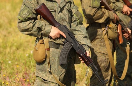 В Приморье с начала 2026 года 28 иностранцев получили российское гражданство, заключив контракт с Минобороны РФ