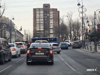 Светофор на Покровском парке подключили