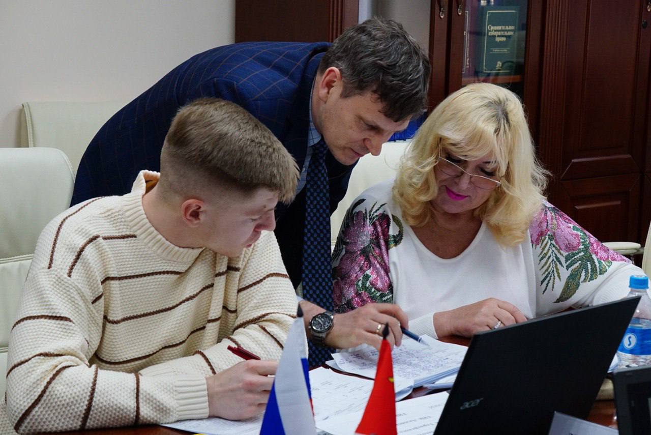 Команда «АРСИКИ» из города Арсеньева уверенно одержала победу в сегодняшней игре Команда «АРСИКИ» из города Арсеньева уверенно одержала победу в сегодняшней игре