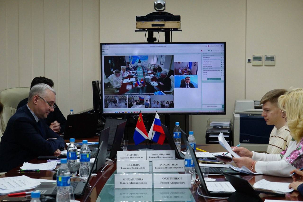 Команда «АРСИКИ» из города Арсеньева уверенно одержала победу в сегодняшней игре Команда «АРСИКИ» из города Арсеньева уверенно одержала победу в сегодняшней игре