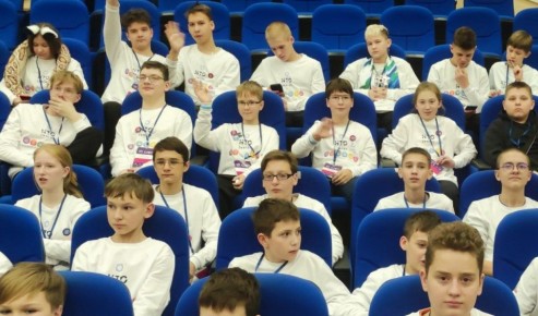 Логика и математическое мышление: школьники из Владивостока осваивают азы программирования