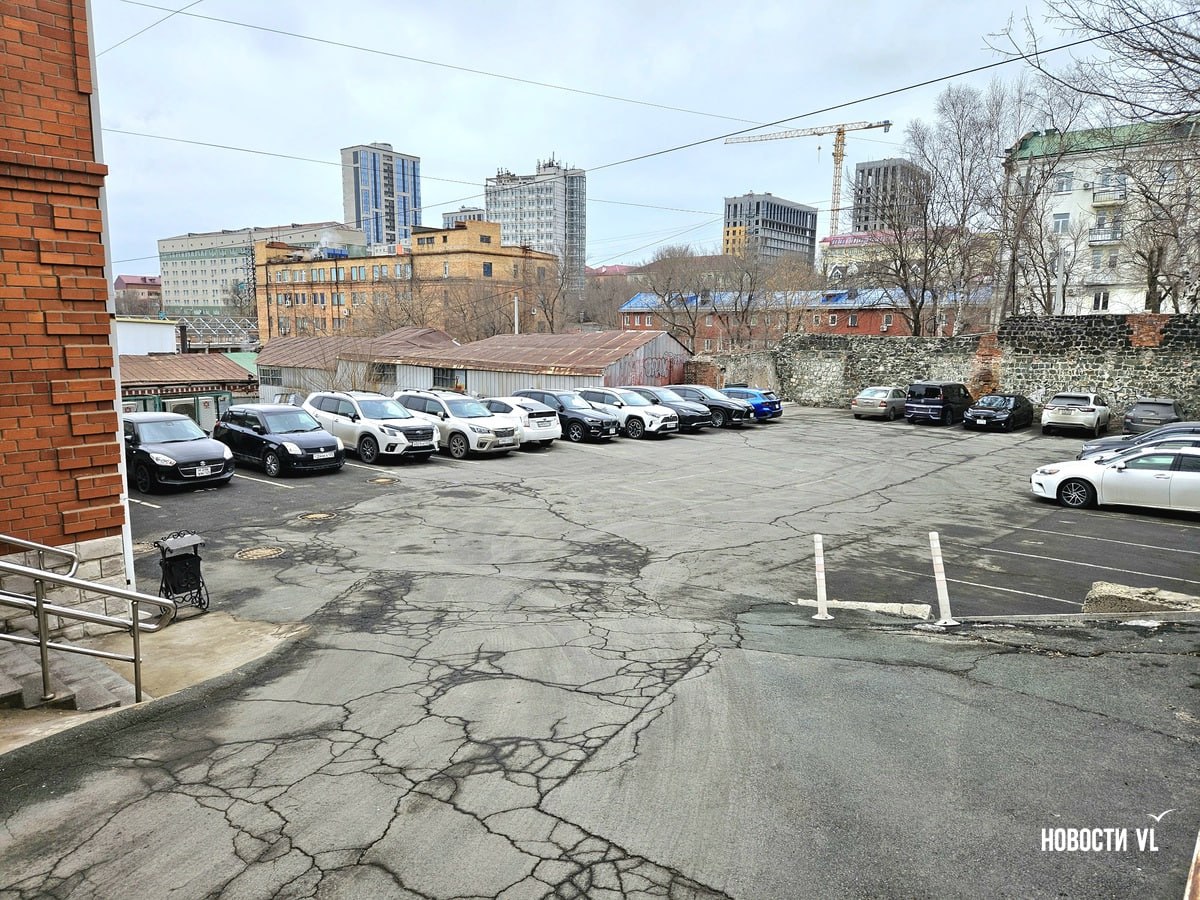 У экс-прокурора Приморья конфисковали здание на Комарова, участки на Океанской и бывший кирпичный завод в Трудовом У экс-прокурора Приморья конфисковали здание на Комарова, участки на Океанской и бывший кирпичный завод в Трудовом