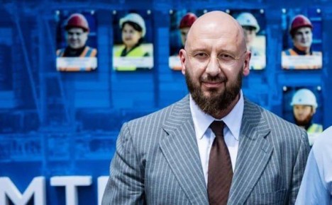 Следствие предъявило обвинение в мошенничестве в особо крупном размере бывшему управляющему директору Владивостокского морского торгового порта Николаю Ермолаеву