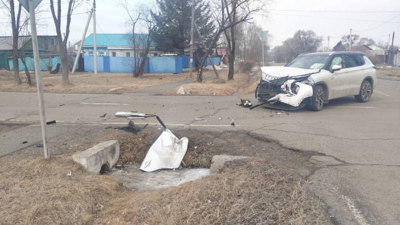 В Уссурийске Госавтоинспекция устанавливает обстоятельства ДТП с тремя пострадавшими В Уссурийске Госавтоинспекция устанавливает обстоятельства ДТП с тремя пострадавшими