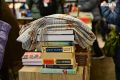 Сегодня во Владивостоке продолжится благотворительная распродажа книг