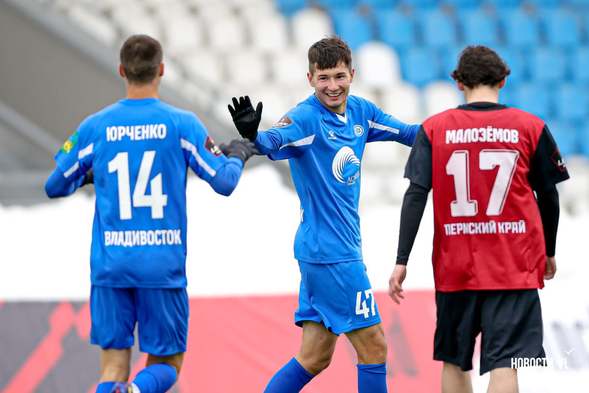 ФК «Динамо-Владивосток» открыл футбольный сезон ничьей с «Амкаром» на нейтральном поле ФК «Динамо-Владивосток» открыл футбольный сезон ничьей с «Амкаром» на нейтральном поле